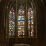 Fenstermalerei und Altar in der Bessererkapelle im Ulmer Münster